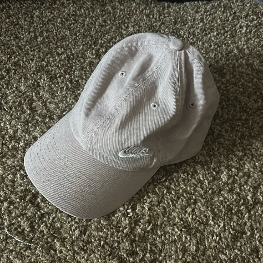 Light purple Nike hat